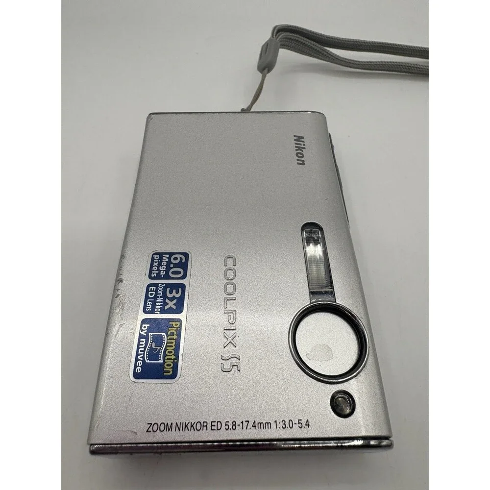 Nikon CoolPix S5 Digital Camera Silver 6MP 3x Optical Zoom FOR PARTS ONLY